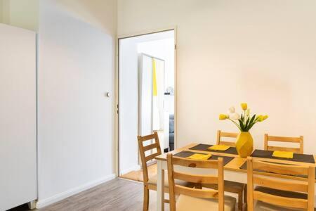 Cosy Apartment Plus Self Checkin Plus Free Street Parking Berlin Exterior foto
